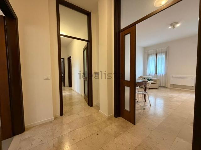 Appartamento in affitto di 120 m² in Via San Pietro, 78