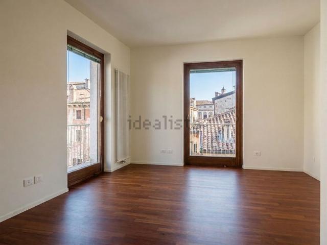Appartamento in affitto di 120 m² in Via San Rocchetto