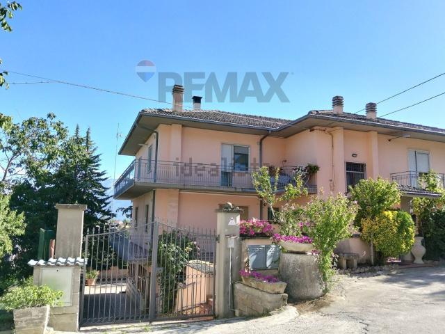 Appartamento in affitto di 120 m² in Via Sant&apos Onofrio, 17