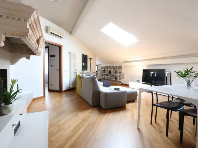Appartamento in affitto di 120 m² in Via Santini, 13