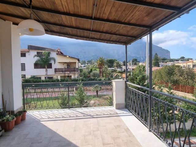 Appartamento in affitto di 120 m² in Via settembrini, 45