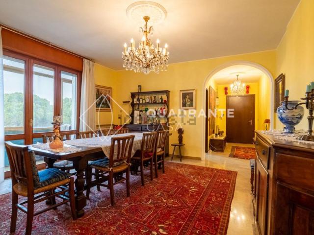 Appartamento in affitto di 120 m² in Via Stazione