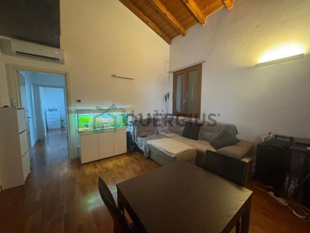 Appartamento in affitto di 120 m² in Via Strà