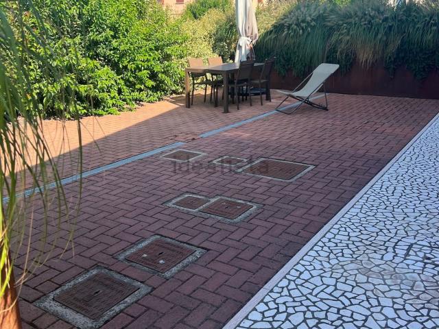 Appartamento in affitto di 120 m² in Via Stradella, 105