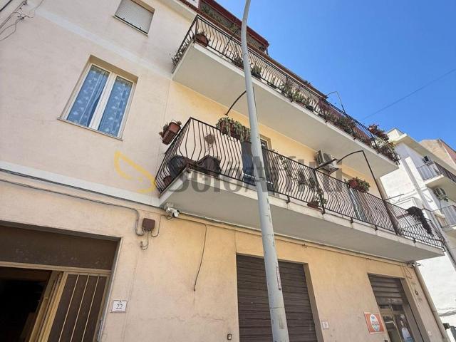 Appartamento in affitto di 120 m² in Via Placido Geraci