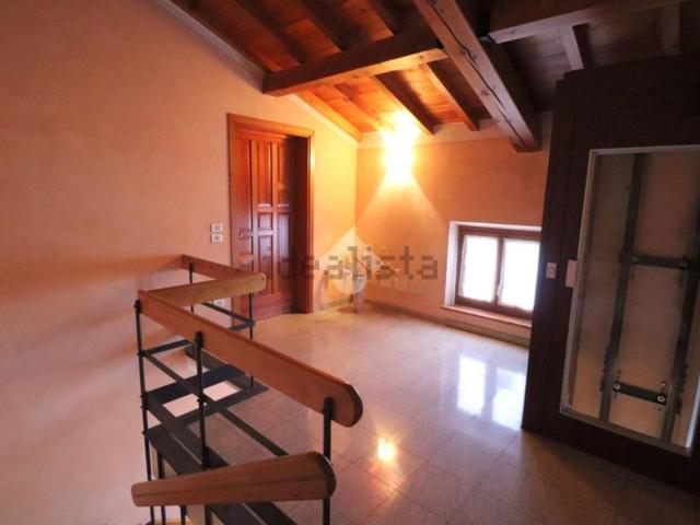 Appartamento in affitto di 120 m² in Via Roma
