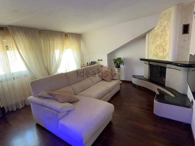 Appartamento in affitto di 120 m² in Via Risorgimento