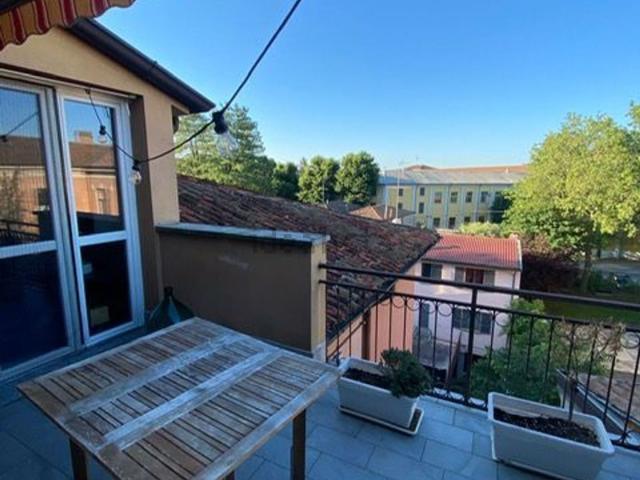 Appartamento in affitto di 120 m² in Via Taverna Giuseppe