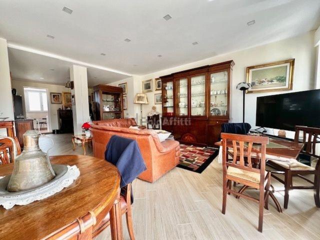 Appartamento in affitto di 120 m² in Via Tenente Casale Y. Figoroa, 16