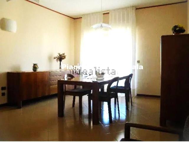 Appartamento in affitto di 120 m² in Via Trapani