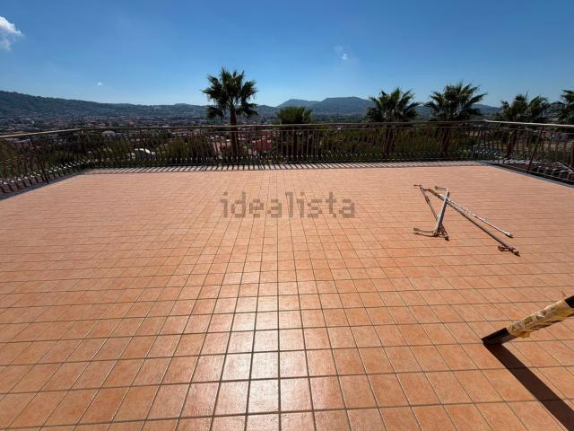 Appartamento in affitto di 120 m² in Via Trefole
