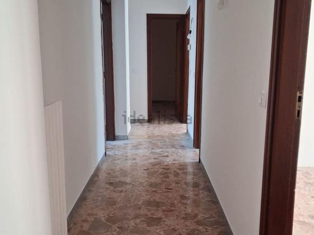 Appartamento in affitto di 120 m² in Via Umbria, 192