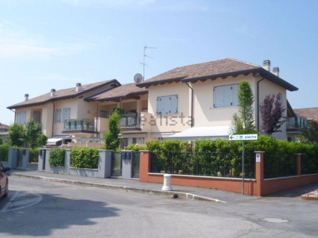 Appartamento in affitto di 120 m² in Via Val di non, 10