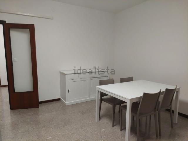 Appartamento in affitto di 120 m² in Via Vicenza