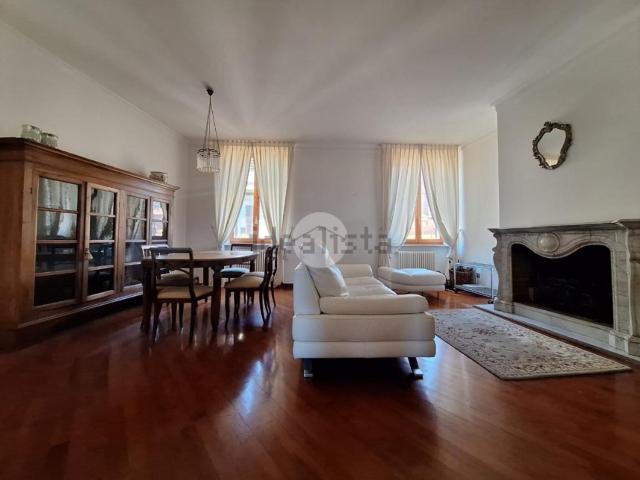 Appartamento in affitto di 120 m² in Via XX Settembre, 115
