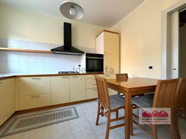 Appartamento in affitto di 120 m² in Viale Trieste, 33