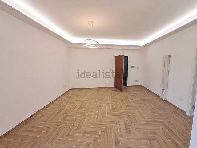 Appartamento in affitto di 120 m² in Viale Vincenzo de Filippis