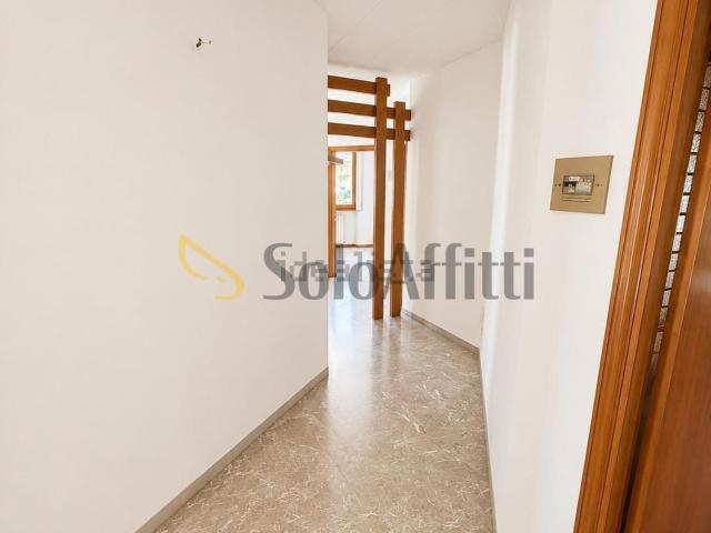 Appartamento in affitto di 120 m² in Viale Alcide De Gasperi