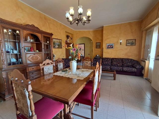 Appartamento in affitto di 120 m² in Viale America Latina, 243