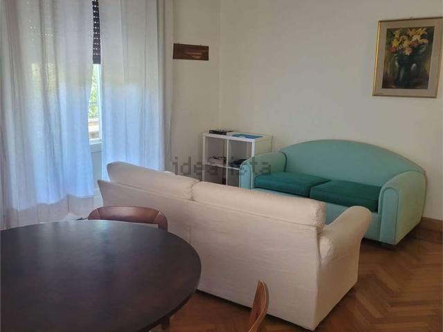Appartamento in affitto di 120 m² in Viale Francesco Crispi, 15