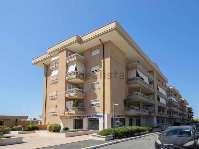 Appartamento in affitto di 120 m² in Viale Gianluigi Bonelli, 61