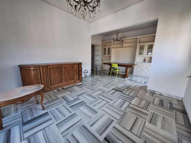 Appartamento in affitto di 120 m² in Viale Ponte dell&apos Ammiraglio, 46