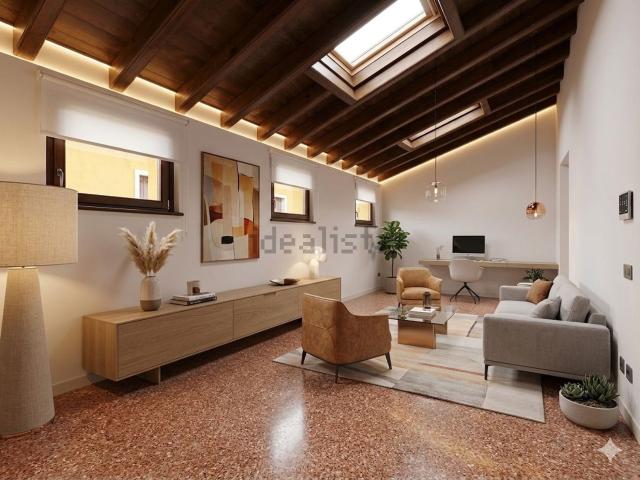 Appartamento in affitto di 120 m² in Vicolo Seghe San Tomaso