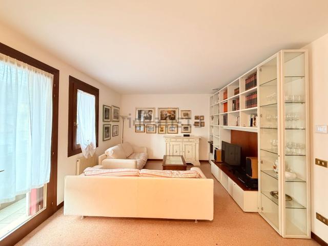 Appartamento in affitto di 120 m² in Borgo Faveri