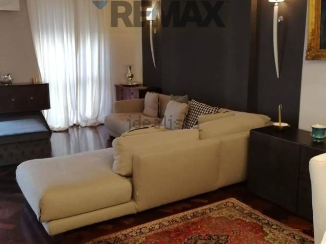 Appartamento in affitto di 120 m² in Corso Alcide de Gasperi, 298