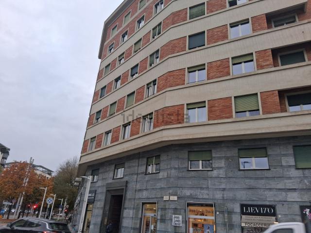 Appartamento in affitto di 120 m² in Corso Mediterraneo, 68