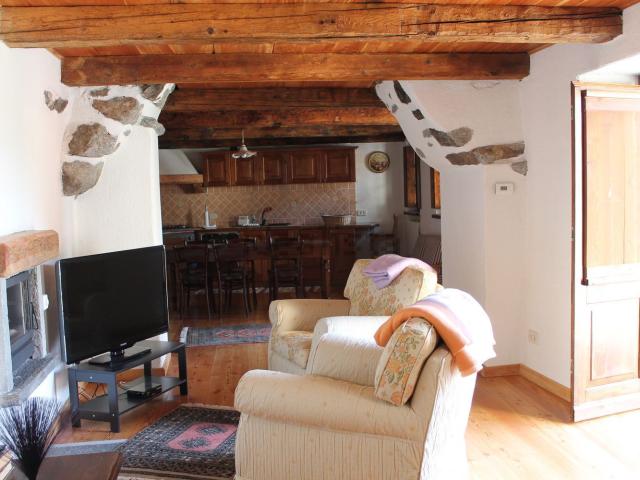 Appartamento in affitto di 120 m² in Frazione Mozzio