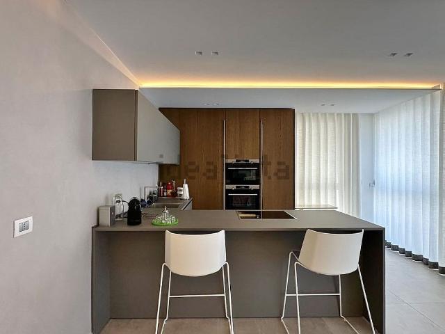 Appartamento in affitto di 120 m² in Largo degli Scopari