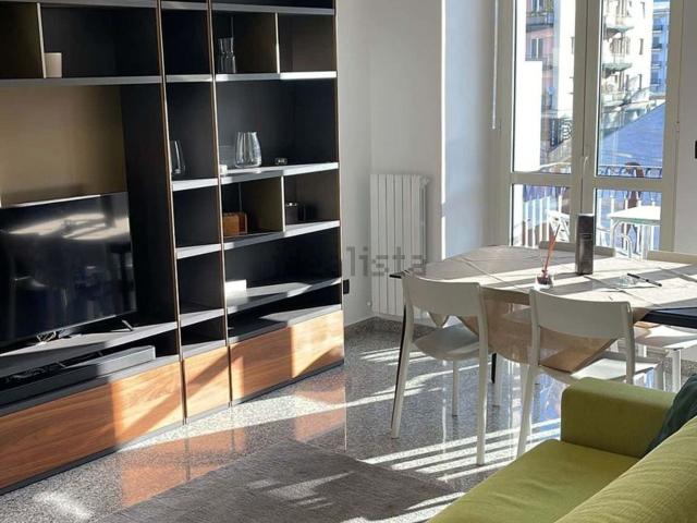 Appartamento in affitto di 120 m² in Piazza Carlo Bilotti, 24