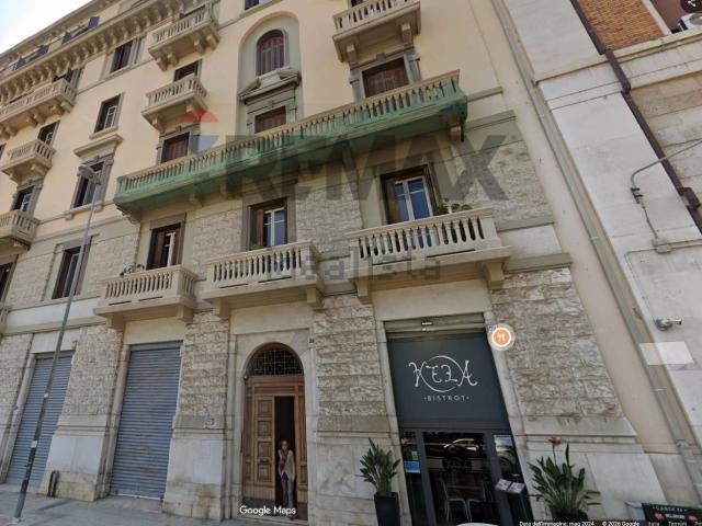 Appartamento in affitto di 120 m² in Piazza Giuseppe Massari, 36