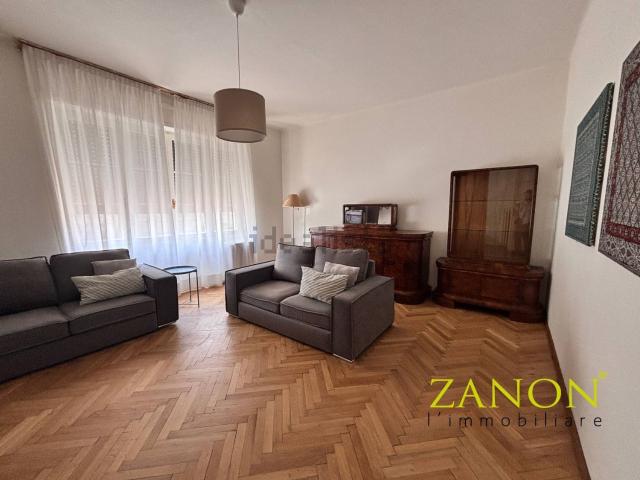 Appartamento in affitto di 120 m² in Piazza della Vittoria, 32
