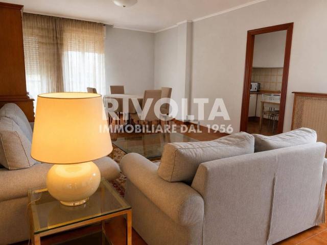 Appartamento in affitto di 121 m² in Via Augusto Genina