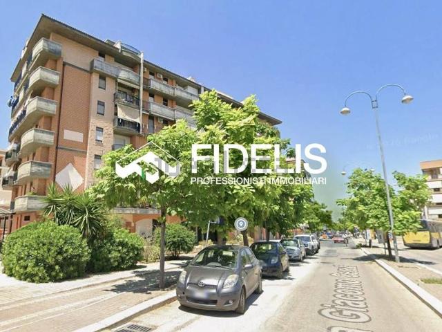 Appartamento in affitto di 121 m² in Via Giacomo Ceruti, 48