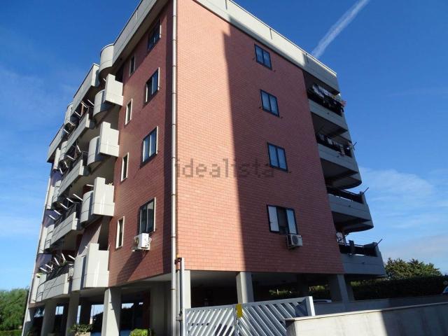Appartamento in affitto di 121 m² in Via Giovanni Gentile, 69