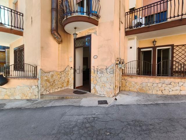 Appartamento in affitto di 121 m² in Via Eduardo Scarpetta, 1
