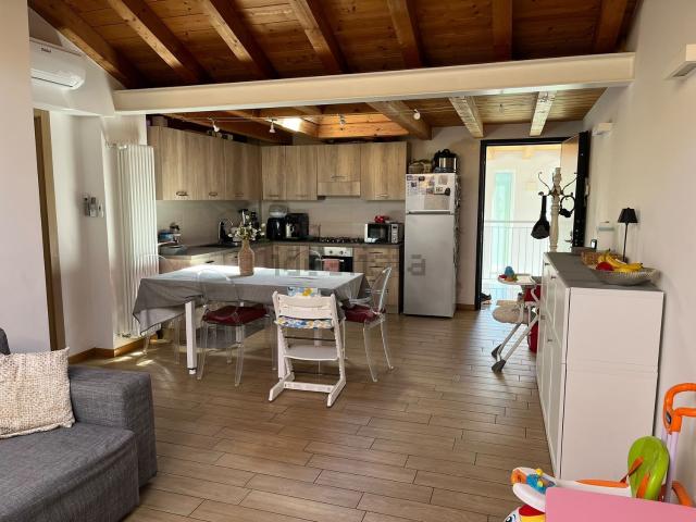 Appartamento in affitto di 121 m² in Via Montelatici, 5