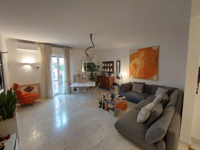 Appartamento in affitto di 121 m² in Via Mazzini
