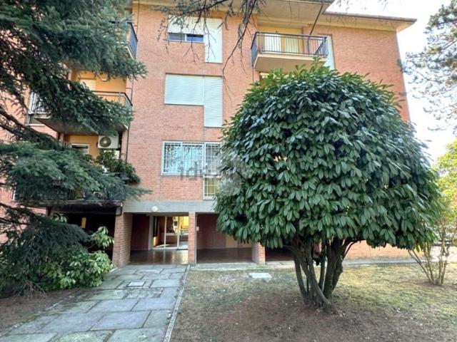 Appartamento in affitto di 121 m² in Via Santa Clelia Barbieri, 3