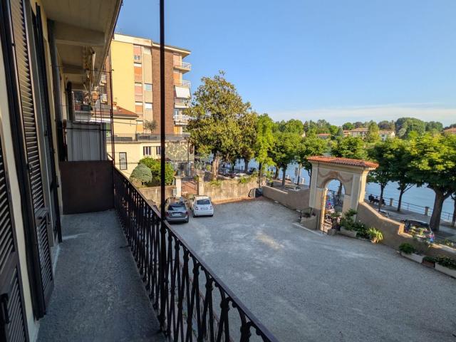 Appartamento in affitto di 121 m² in Via Roma