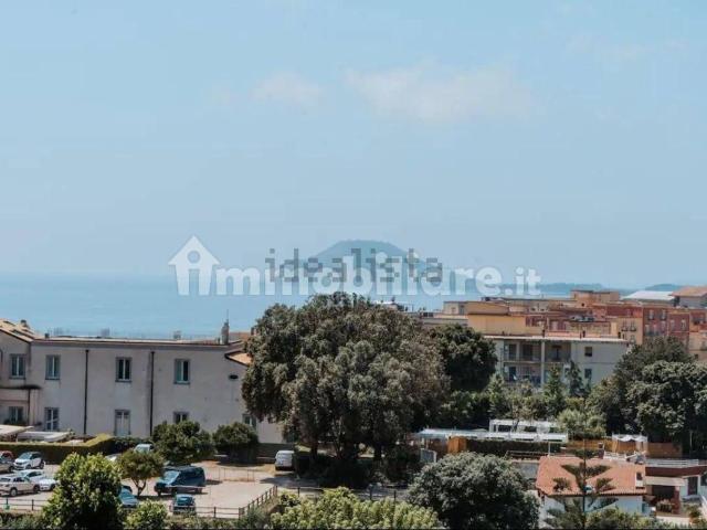 Appartamento in affitto di 122 m² in Via Anfiteatro, 1