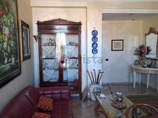 Appartamento in affitto di 122 m² in Via Alcide de Gasperi, 37