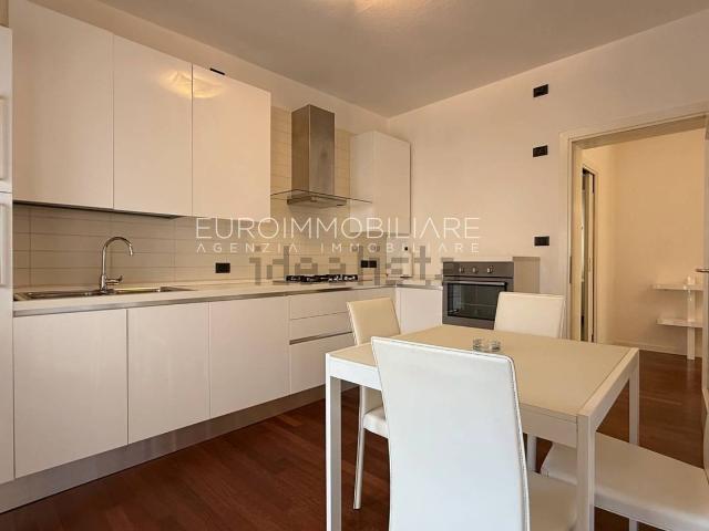 Appartamento in affitto di 122 m² in Via Alghe Rosse, 3