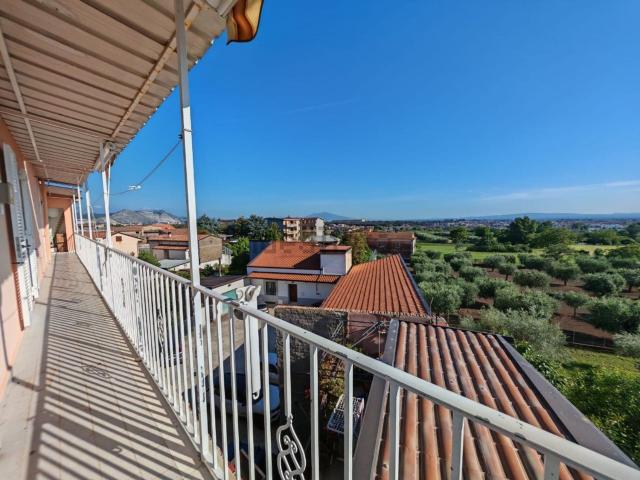 Appartamento in affitto di 122 m² in Via Generale Pasquale Tenga, 33
