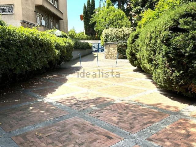 Appartamento in affitto di 132 m² in Via dei Monti Parioli