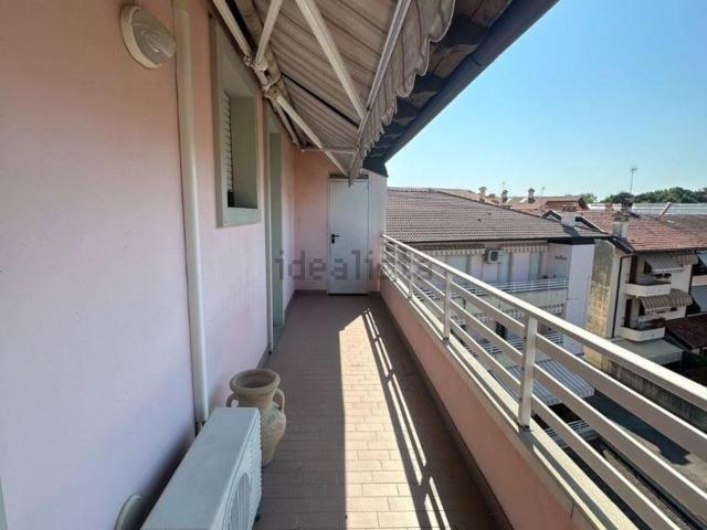 Appartamento in affitto di 123 m² in Via Bandiera Moro, 9