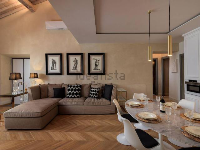 Appartamento in affitto di 123 m² in Via della Vigna Nuova